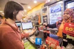 幾百塊錢的旅游團(tuán)靠啥賺錢？看似包吃包住，實(shí)際背后“...